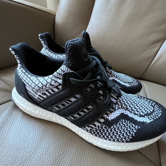 Adidas Ultraboost 5.0 DNA Core Black/Core Black/Cloud White - Picture 1 of 8